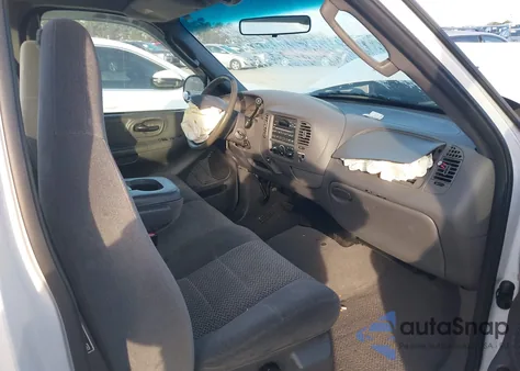 2002 Ford F-150 Xl/Xlt z USA, uszkodzony, nr VIN 1FTRF17W52NB62220